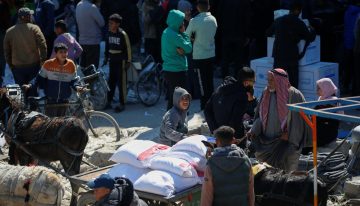 Denuncian la muerte de 21 palestinos en un punto de distribución de ayuda de la GHF en el sur de la Franja de Gaza