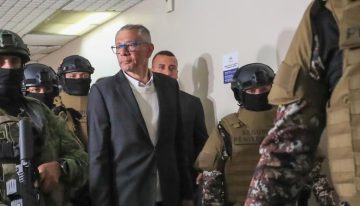 Jorge Glas es sentenciado a 13 años de cárcel por malversación, y Correa protesta