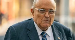 El exalcalde de Nueva York y exabogado de Trump Rudy Giuliani, hospitalizado tras un accidente de coche