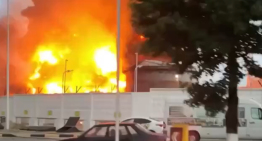 Ucrania continúa su campaña contra la infraestructura energética rusa y ataca un depósito de petróleo en Sochi