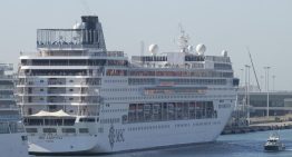 Un crucero con 8.500 personas, paralizado por problemas mecánicos junto a la isla italiana de Ponza