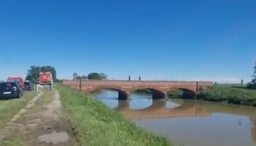 Mueren un hombre y su hija al estrellarse su ultraligero en Italia