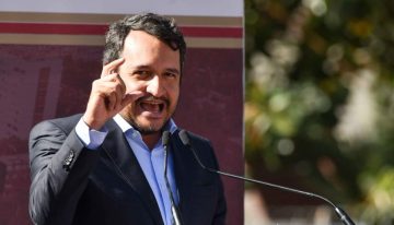 El hijo de López Obrador reaparece y rechaza las acusaciones por sus vacaciones en Tokio