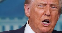 Trump retrasa la imposición de aranceles a China horas antes de que acabase la tregua comercial