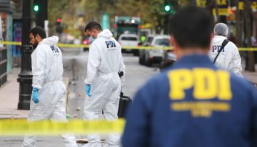 Adolescente de 17 años fue asesinado a tiros en su departamento en Renca