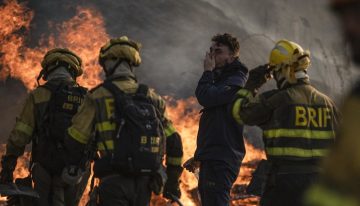 España ante una «jornada muy dura» en lucha contra el fuego con tres muertos y miles evacuados
