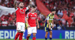Benfica clasificó a la fase de liga de la Champions tras eliminar al Fenerbahce de Mourinho