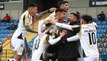 Coquimbo Unido batió a Huachipato y sigue pavimentando su camino a su primer título