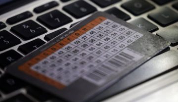 «Cada día nos castigan más»: Adultos mayores critican fin de la tarjeta de coordenadas