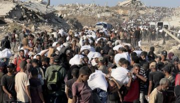 La lucha por harina «empapada de sangre» en Gaza