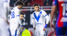 Vélez de Claudio Baeza sufrió nuevo tropiezo en caída ante San Lorenzo