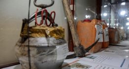 El museo del terror talibán: de ollas a presión, cafeteras bomba, a reliquias de suicidas