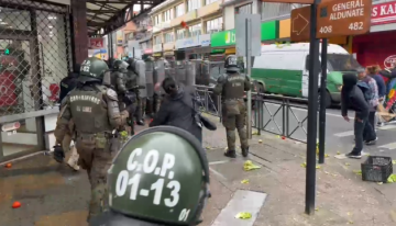 Temuco: Ambulantes atacaron a Carabineros con tomates y lechugas