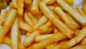 Es chilena: Estudio vinculó el origen de las papas fritas a una fiesta en Nacimiento