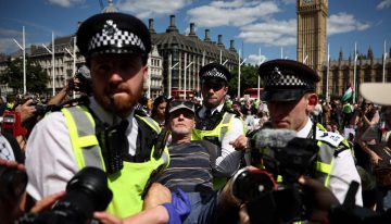 Más de 200 detenidos en una protesta contra la ilegalización de la ONG Palestine Action