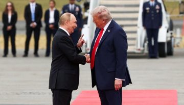 Alfombra roja y aplausos de Trump a Putin en su llegada a Estados Unidos