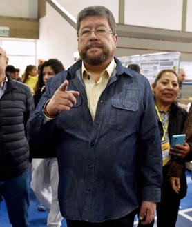 Imagen secundaria 2 - La izquierda de Evo Morales (arriba), llegará a su fin si se cumplen los pronósticos de los sondeos. Tuto Quiroa y Samuel Doria Medina son los favoritos