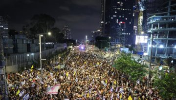 Decenas de miles de personas salen a las calles de Tel Aviv contra el plan de Netanyahu para ocupar Gaza
