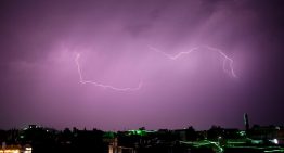 Muere fulminado por un rayo cuando salió a dar de comer a su perro en mitad de una tormenta