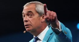 Farage insiste en que Reform UK estaría listo para gobernar en el 2027 y promete frenar los cruces del Canal en dos semanas