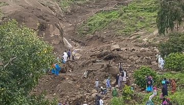 Sudán: Vecinos recuperan 375 cuerpos de aldea sepultada por deslizamiento