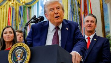 Trump anuncia un ataque contra un barco venezolano que deja 11 muertos en medio de un despliegue naval sin precedentes en el Caribe