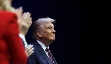 ¿Por qué leer menos fomenta la política más idiota?