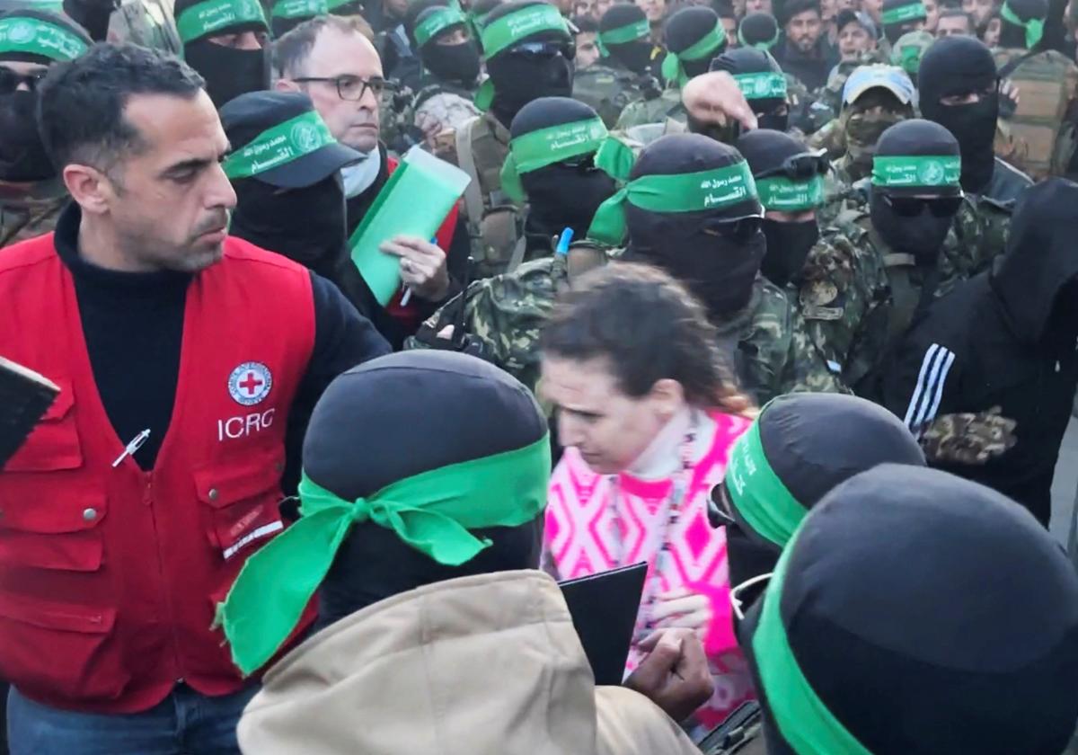 Una persona es liberada por Hamás.
