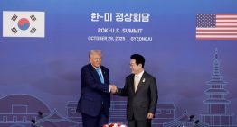 Kim saluda el desembarco de Trump en Corea con un misil Kim saluda el desembarco de Trump en Corea con un misil