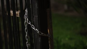 Violento «turbazo» en El Bosque: Nueve delincuentes intimidaron a madre e hija