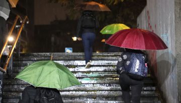 ¿A qué hora comenzará a llover en Santiago?
