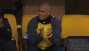 [VIDEO] En el minuto 26: La emotiva ovación a Humberto Suazo en su último partido