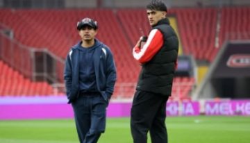 Con guiño a Colo Colo: La foto de Jordhy Thompson y Pablo Solari en Rusia