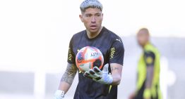 Brayan Cortés sufrió con la pelota detenida y Peñarol perdió ante Cerro Brayan Cortés sufrió con la pelota detenida y Peñarol perdió ante Cerro