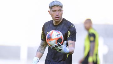 Brayan Cortés sufrió con la pelota detenida y Peñarol perdió ante Cerro