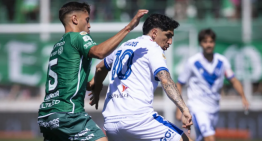 Vélez contó con Diego Valdés y Claudio Baeza en la victoria sobre Sarmiento de Iván Morales