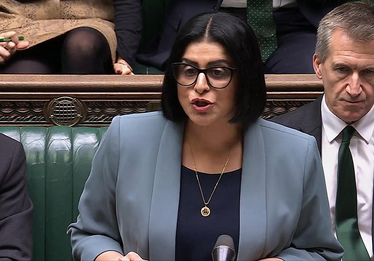 La ministra del Interior, Shabana Mahmood, este lunes durante su intervención ante el Parlamento británico