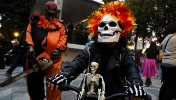 Miles de personas dieron vida a una nueva noche de Halloween