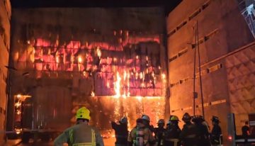 Incendio destruye dos galpones de Zona Franca en Iquique