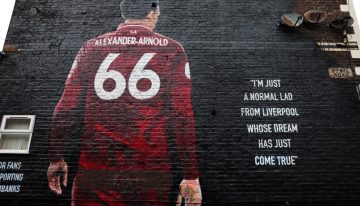 Mural dedicado a Alexander-Arnold fue vandalizado en Anfield