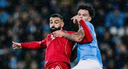 Manchester City pasó por encima del irregular Liverpool en la Premier League