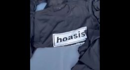 La polera «de culto» que encandila a los fans de Oasis