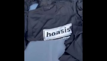 La polera «de culto» que encandila a los fans de Oasis