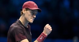 Jannik Sinner venció a Alexander Zverev y clasificó a las semifinales del Masters de Turín