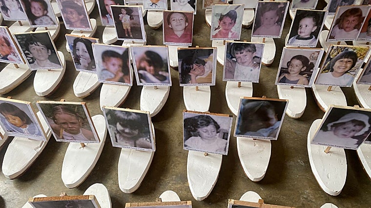 Imágenes de 'niños perdidos' que no han podido reencontrarse con sus familias biológicas