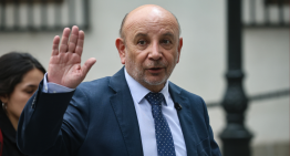 Senador Castro acusa «medida de presión» al Congreso por plan económico de Kast