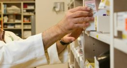 Polémica por proyecto que permite a farmacias prescindir de químicos farmacéuticos
