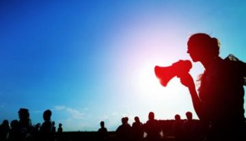 Mantenga a los influencers digitales cerca de su negocio
