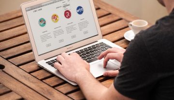 En Bogotá, el 45% de los padres acceden a las redes sociales de sus hijos para protegerlos