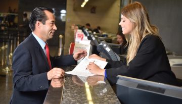 Los empresarios obtienen beneficios al renovar la matrícula mercantil